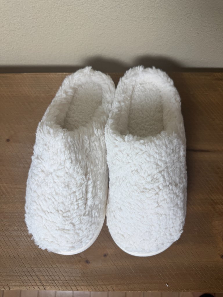 Nordic Peace Slippers Super Soft Size 40-41 Men's 7.5 Women's 9.5-10 New — image 5 of 8